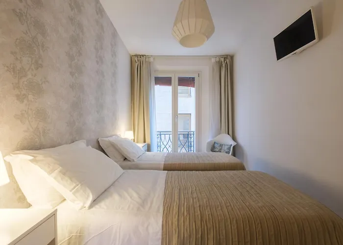 House Due Torri * بولونيا